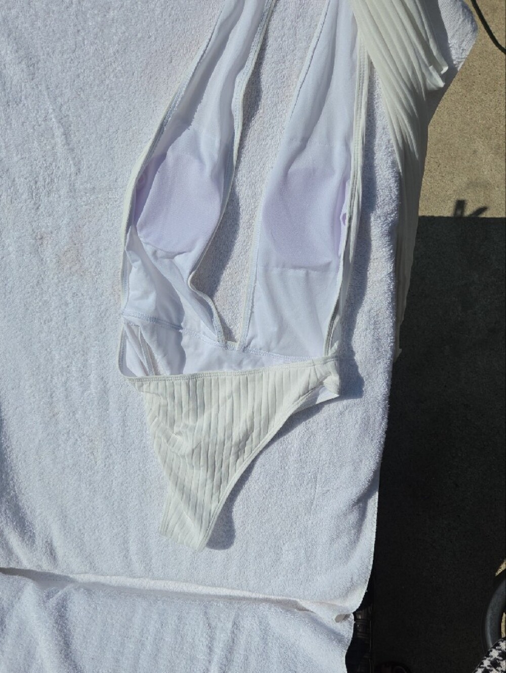 White Ribbed Halter One-Piece Swimsuit Marilyn Monroe style - Picture 3 of 5